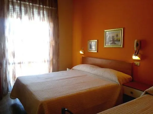 Simon Hotel 2*
